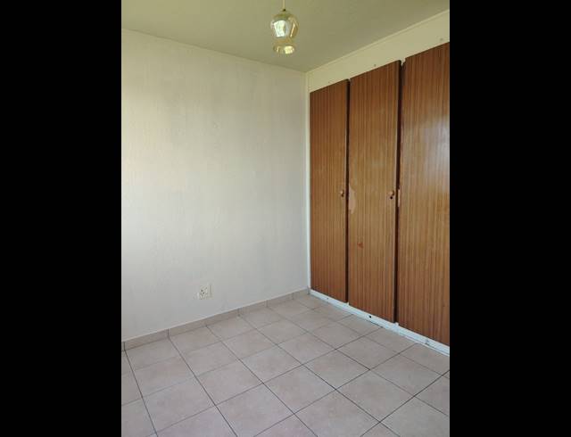 3 BEDROOM FLAT FOR SALE IN LENNOXTON